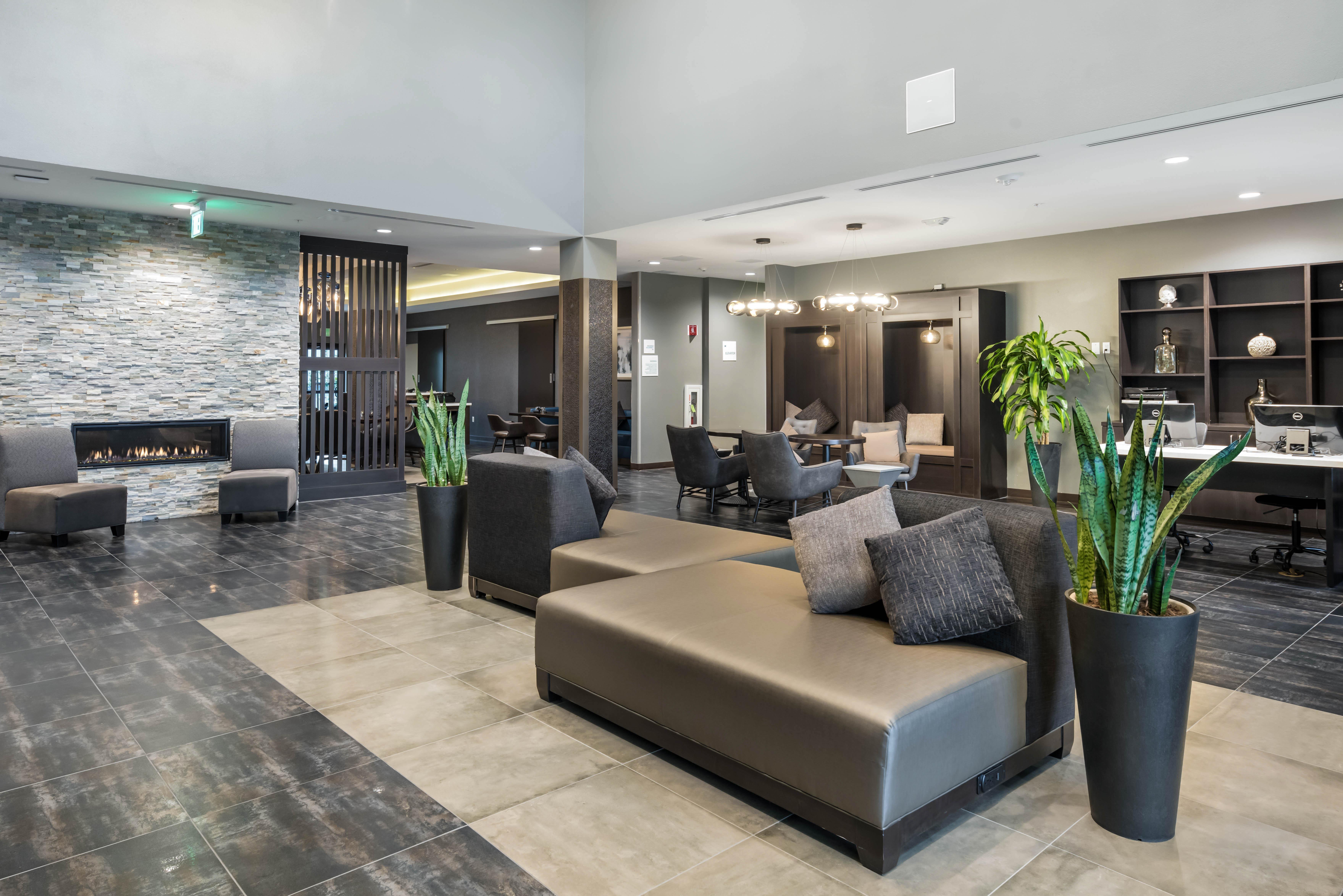 Holiday Inn Hotel & Suites Silicon Valley - Milpitas By Ihg Екстериор снимка