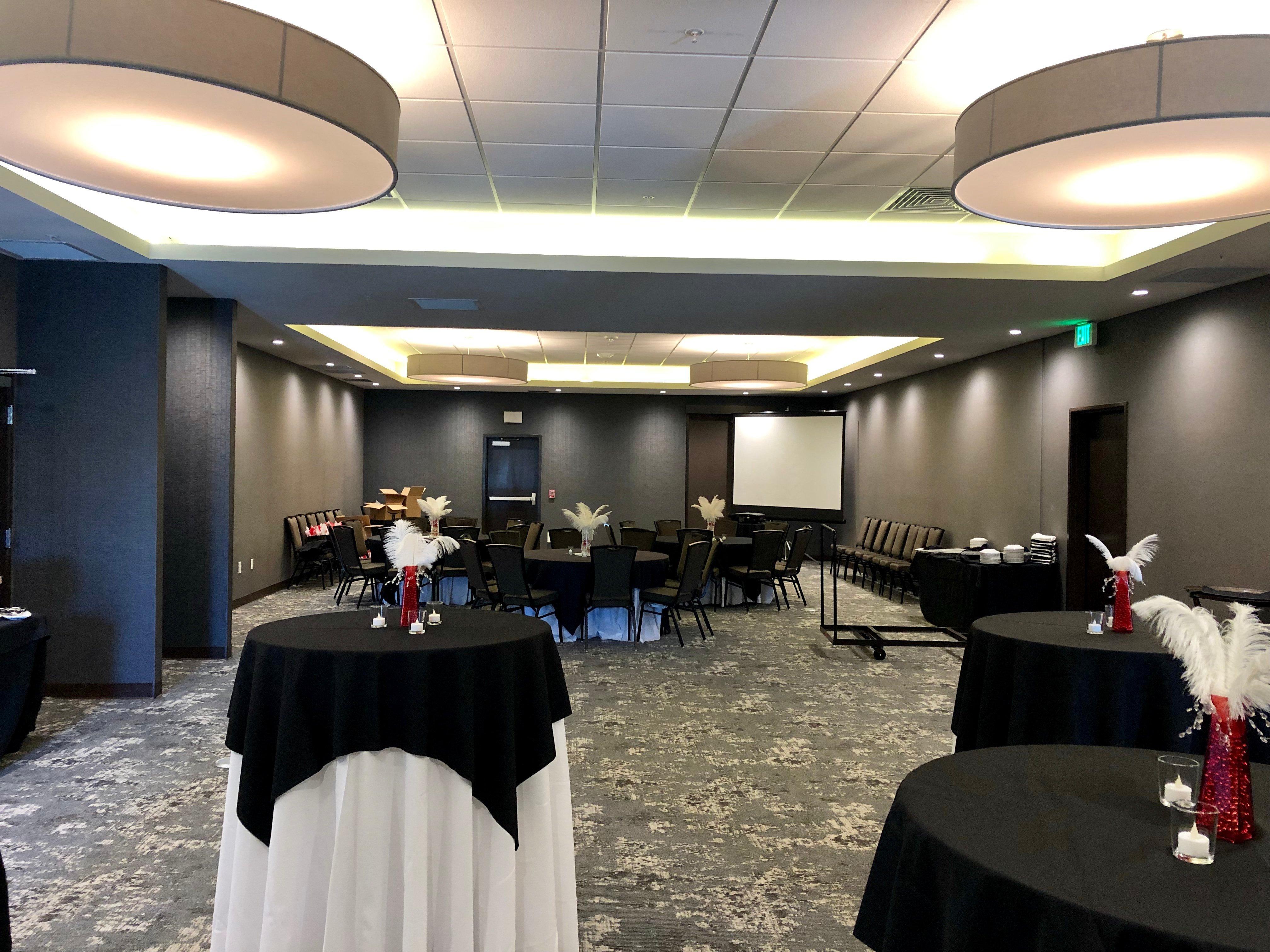 Holiday Inn Hotel & Suites Silicon Valley - Milpitas By Ihg Екстериор снимка